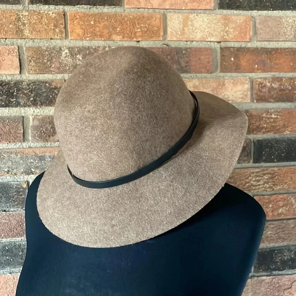 Oatmeal Ran Wool Hat‎ - Picture 3 of 8